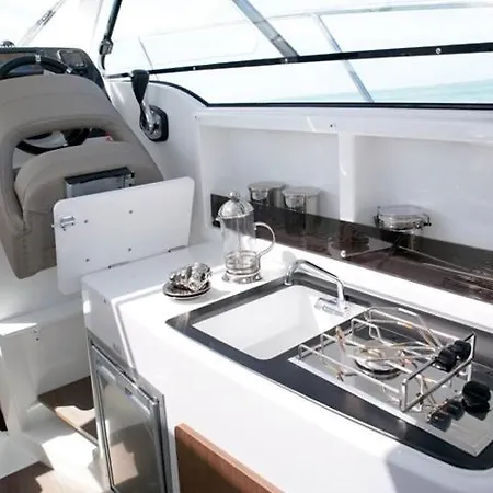 Botel Beneteau Antares 8 Ob- Zdravko